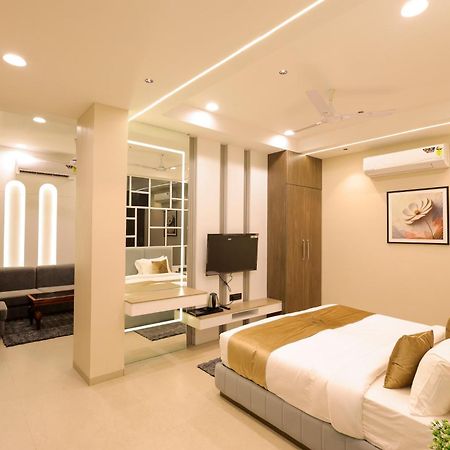 The Meera Hotel Ujjain Εξωτερικό φωτογραφία