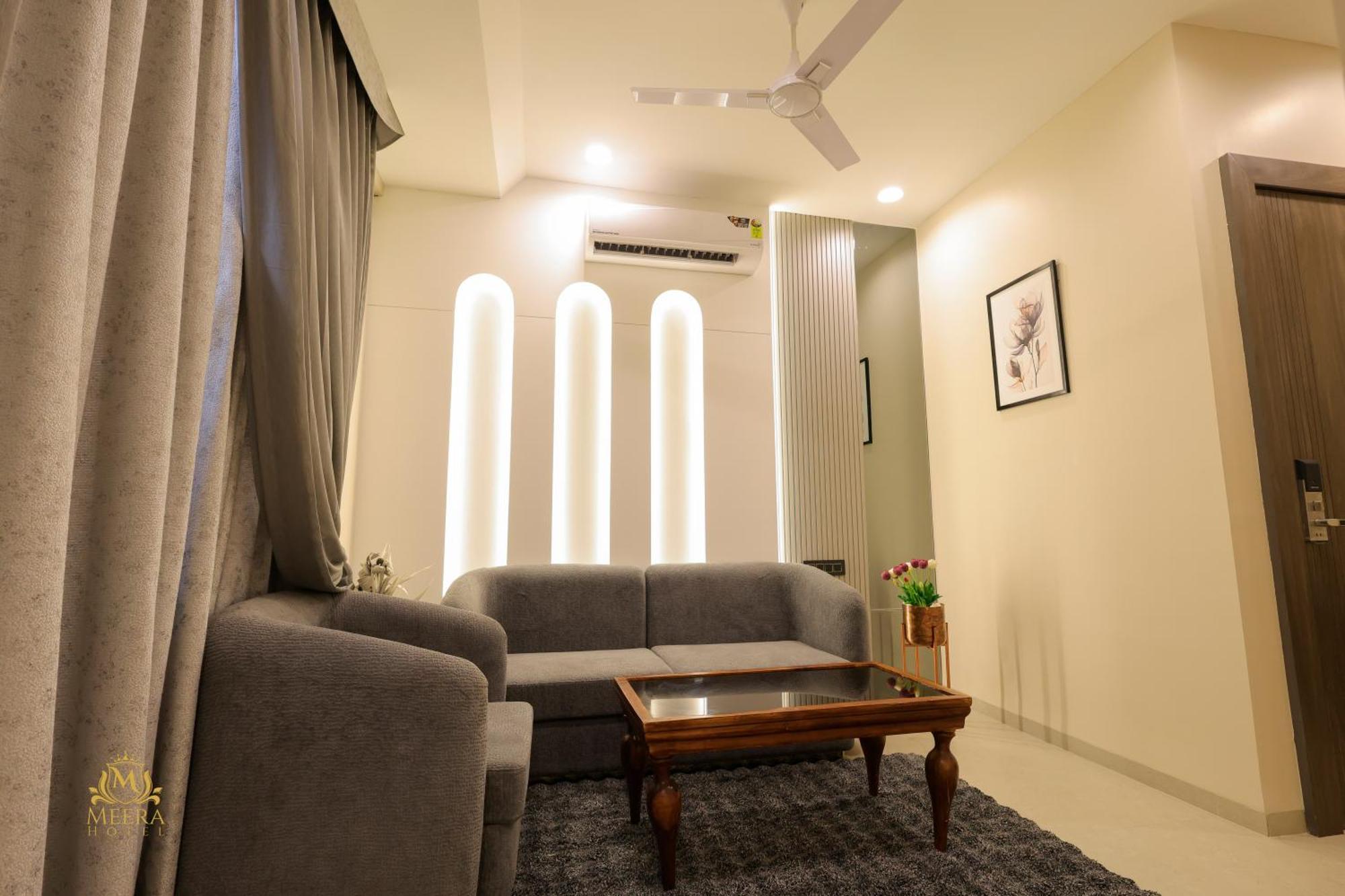 The Meera Hotel Ujjain Εξωτερικό φωτογραφία