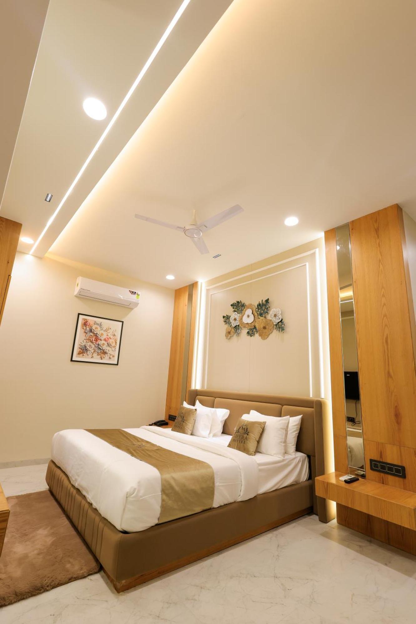 The Meera Hotel Ujjain Εξωτερικό φωτογραφία