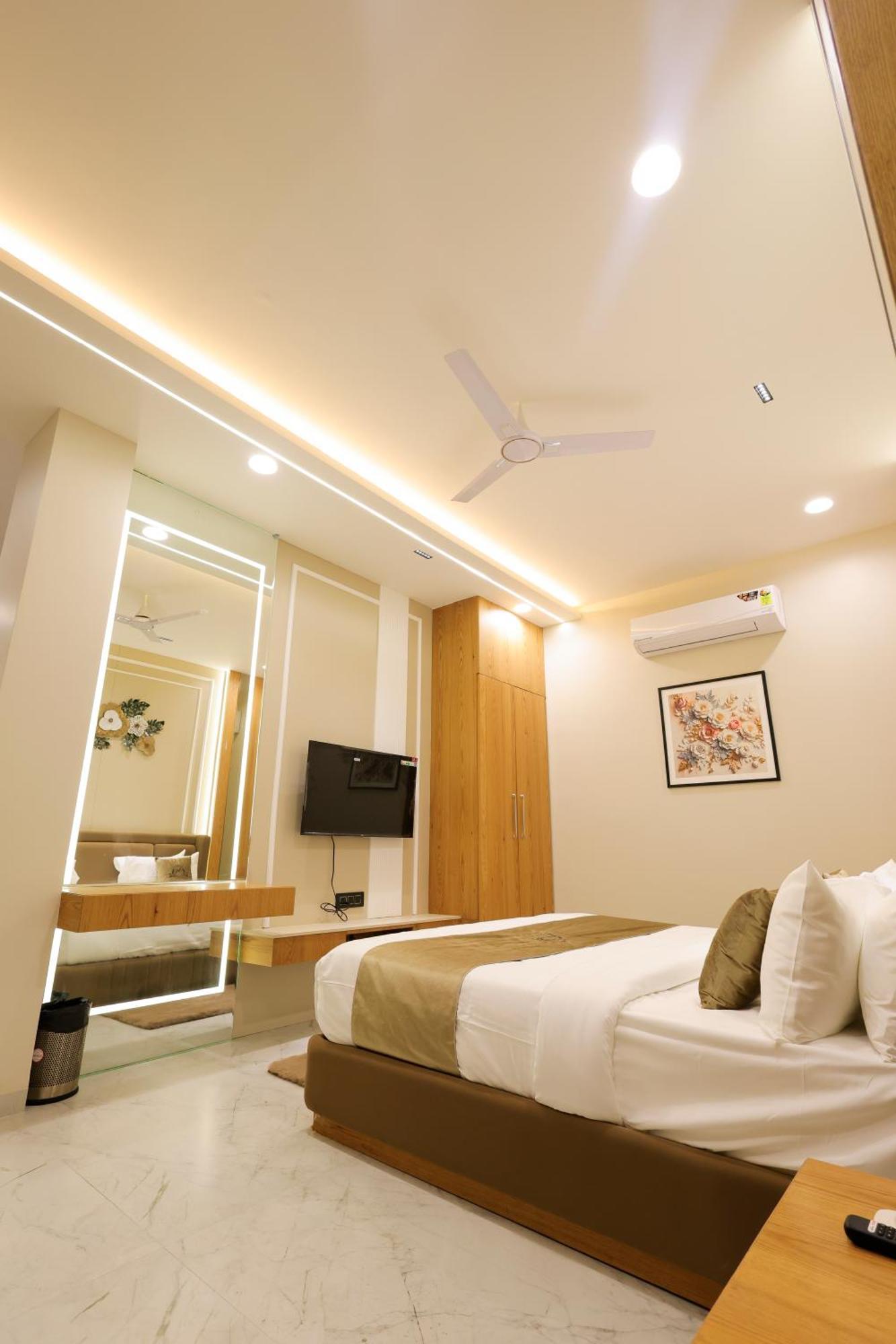 The Meera Hotel Ujjain Εξωτερικό φωτογραφία